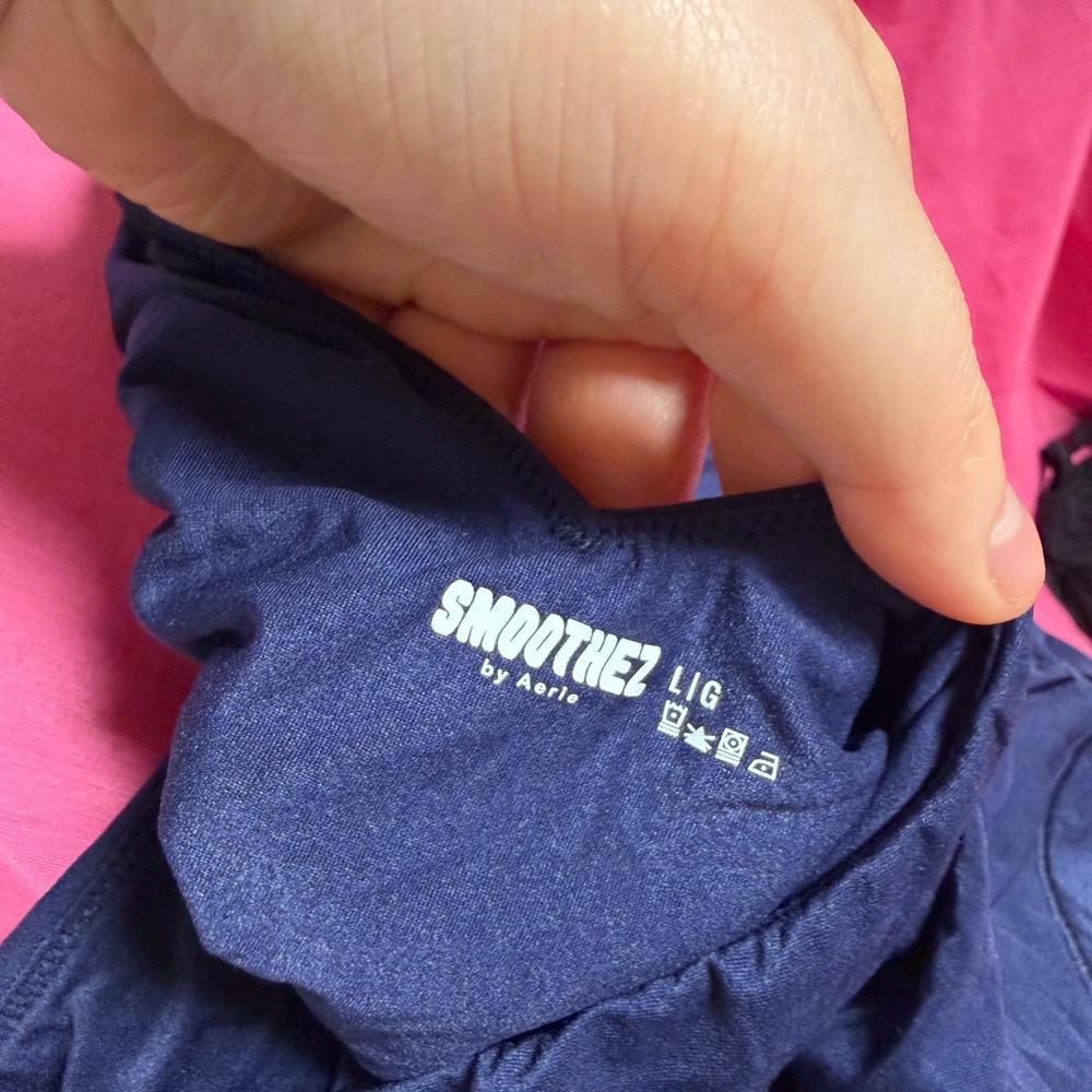 aerie Navy V-Neck Crop Tank - Picture 6 of 7